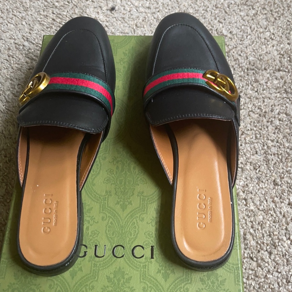Selling this beautiful Shoes